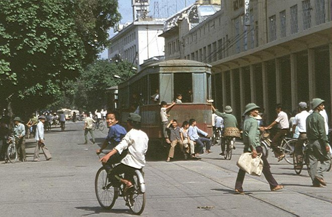 Việt Nam 30 năm trước trong những bức ảnh "có cả mùi hương"